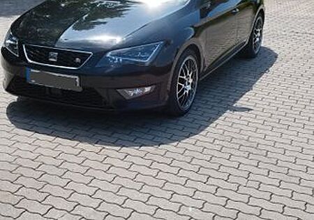 Seat Leon 2.0 TDI 110kW FR Sportstourer, AHK,