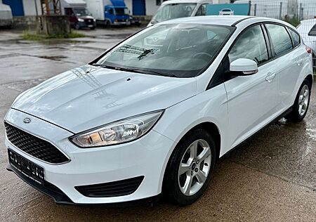Ford Focus Lim. Trend*wenig KM*Checkheft*Klima*