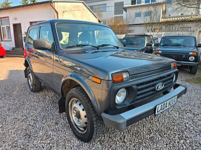 Lada Taiga Urban 4x4*TÜV Neu*AHK*1 Hand