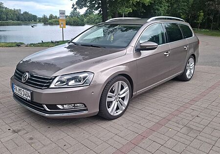 VW Passat Volkswagen 2.0 TDI DSG 4Motion 125kW Highline Hi...
