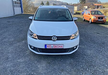 VW Touran Volkswagen Cup DSG MFL Gute zustand 8xbereift
