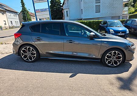 Ford Focus 1,0 EcoBoost ST-Line