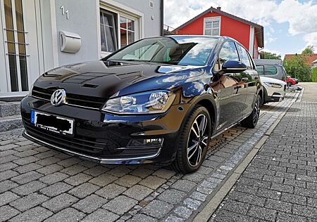 VW Golf Volkswagen 1.2 TSI BMT Comfortline "LOUNGE"