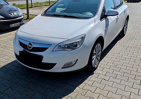 Opel Astra 1.4 Turbo 150 Jahre 103kW 150 Jah...