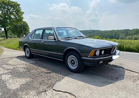 BMW 745