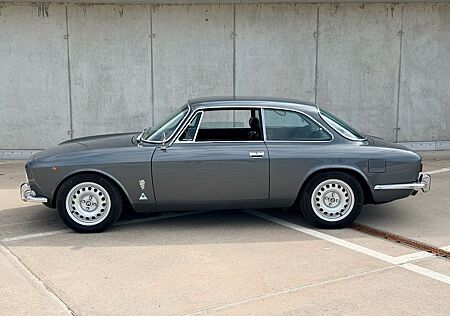 Alfa Romeo GT 1600 Junior Bertone -  2L Technik