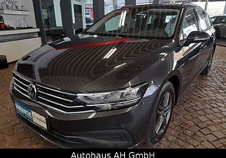 VW Passat Variant Volkswagen Conceptline / DSG / AHK / NAVI*FB