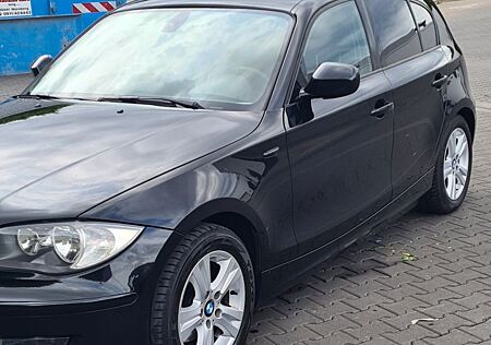BMW 118d Leder Sommer-Winterreifen Alu