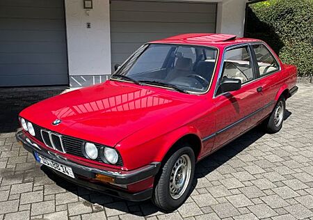 BMW 318i E30