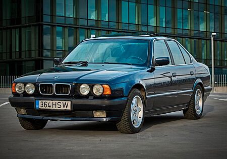 BMW 530ia V8 Saloon
