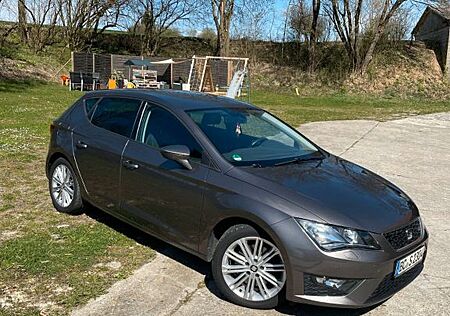 Seat Leon 2.0 TDI 135kW FR DSG FR - Service neu