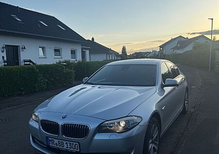 BMW 528i 3.0 HIFI SCHIEBEDACH HEADUP SOFTCLOSE