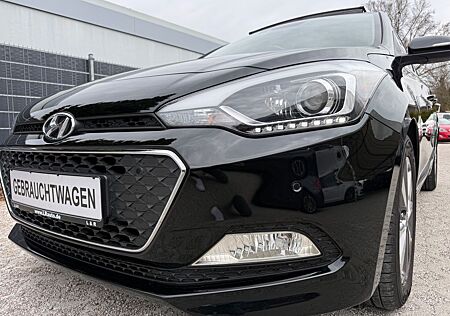 Hyundai i20 1.4 CRDi Style Leder Navi Pano AHK 1-Hand