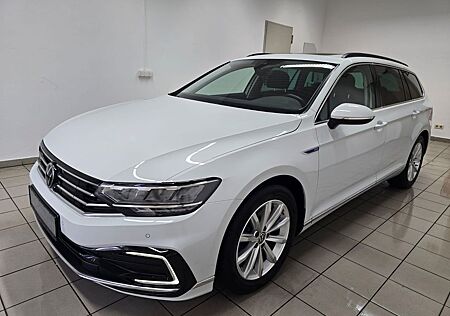 VW Passat Variant Volkswagen 1.4 TSI GTE Panorama Kamera AHK