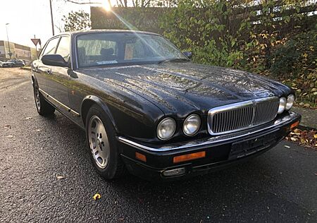 Jaguar XJ XL 3.2 Executive, TOP ! ! Tüv neu ! 1.Hd.