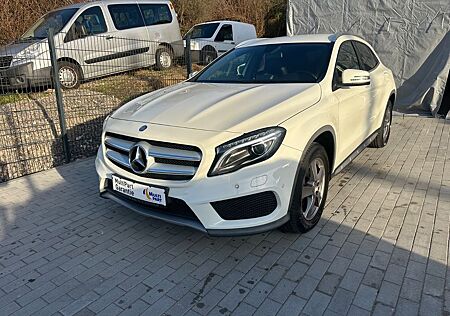 Mercedes-Benz GLA 200 Street Style Navi/PDC/Bi-Xenon/AMG
