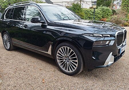 BMW X7 xDrive40i - wie neu, Garantie, NP 128.000