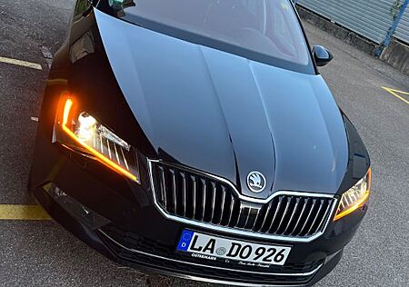 Skoda Superb 2.0 TDI Ambition Combi Ambition