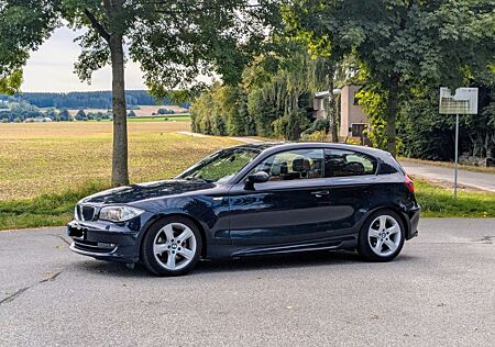 BMW 120i - Klimaautomatik, Leder, Xenon, gepflegt