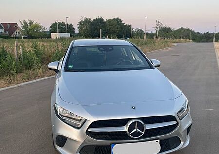 Mercedes-Benz A 180 -TÜV neu / Inspektion neu - Super gepflegt