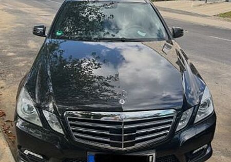 Mercedes-Benz E 350 CDI AMG 4MATIC BLUE AVANTGARDE voll