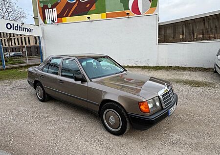 Mercedes-Benz 230 Automatik H- Kennzeichne,