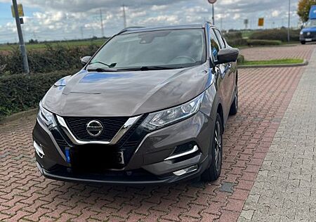 Nissan Qashqai 1.3 DIG-T N-CONNECTA N-CONNECTA 1. Hand