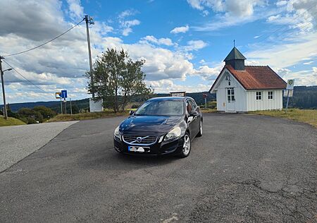 Volvo V60 2.0T mit 203 PS und Tempomat