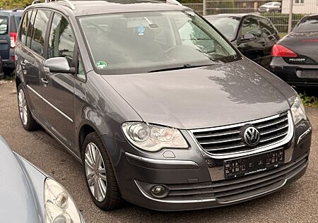 VW Touran Volkswagen Highline
