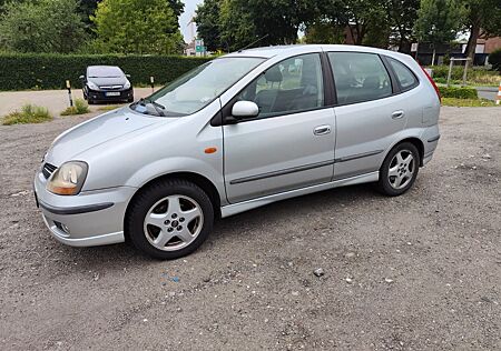 Nissan Almera Tino 1,8 I Comfort