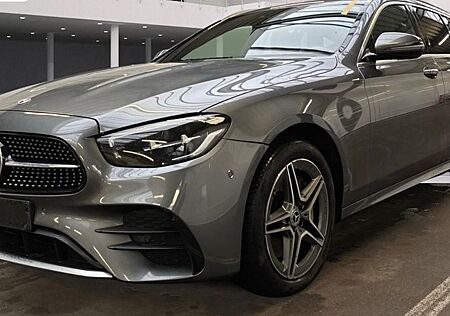 Mercedes-Benz E 300 T-Modell de 4Matic AMG LINE