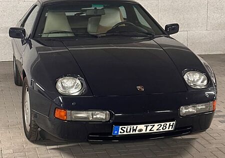 Porsche 928 S4