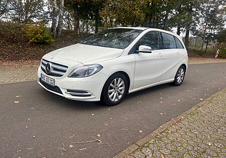 Mercedes-Benz B 200 -