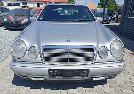 Mercedes-Benz E 240