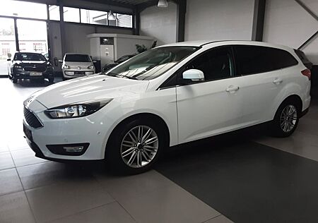 Ford Focus gebraucht kaufen Ford Focus Turnier Cool & Connect PDC AHK NAVI SH