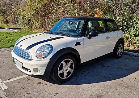 Mini Cooper *TÜV NEU * REIFEN NEU * 8-fach bereift