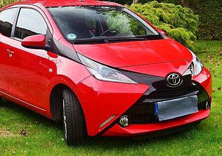 Toyota Aygo (X) Aygo (X) 1,0-l-VVT-i x-pose x-pose