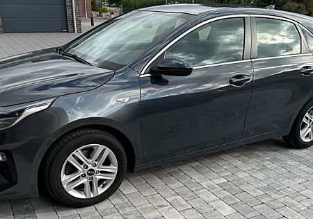 Kia Cee'd / Ceed 1.4 T-GDI Vision Vision