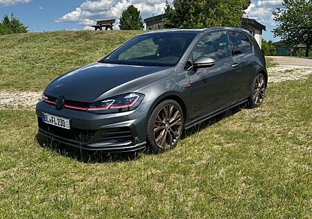VW Golf Volkswagen 2.0 TSI DSG GTI GTI