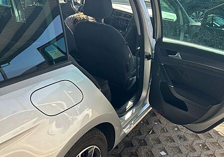 VW Golf Volkswagen 2.0 TDI SCR DSG Comfortline Variant Com...