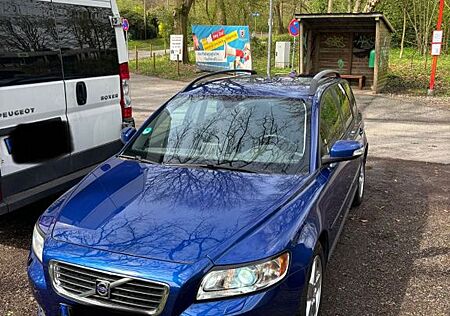 Volvo V50 2.0D - TÜV NEU