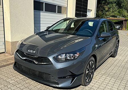 Kia Cee'd / Ceed 1.5 T-GDI Comfort Plus