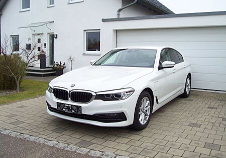 BMW 530e Sport Line Kamera/Rollo/Sportsitze/LIVE/18"
