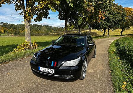 BMW 523i A -