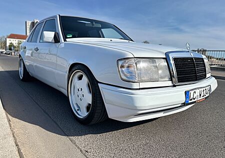 Mercedes-Benz E 300 W124 mit H - Zulassung