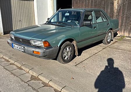 Honda Accord Oldtimer Tüv neu 8-fach bereift