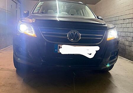 VW Tiguan Volkswagen 2.0 TDI Automatik 4MOTION - TÜV neu