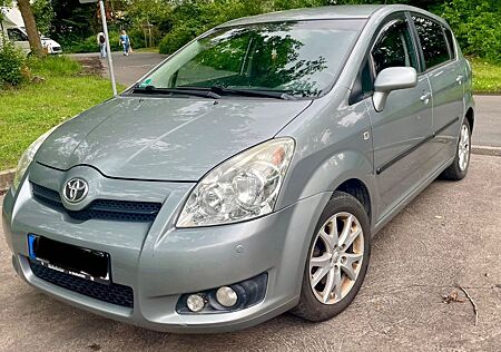 Toyota Corolla Verso 1.8-l-VVT-i Team Multi-Mode-Ge...