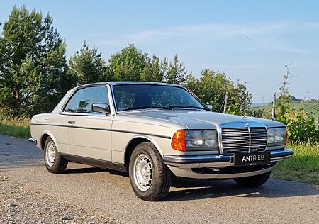 Mercedes-Benz 280 280CE W123 Coupé H-Zulassung deutsche Historie