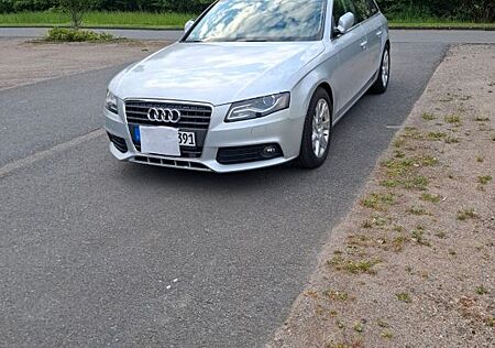 Audi A4 2.0 TDI (DPF) multitr. Attraction Avant A...
